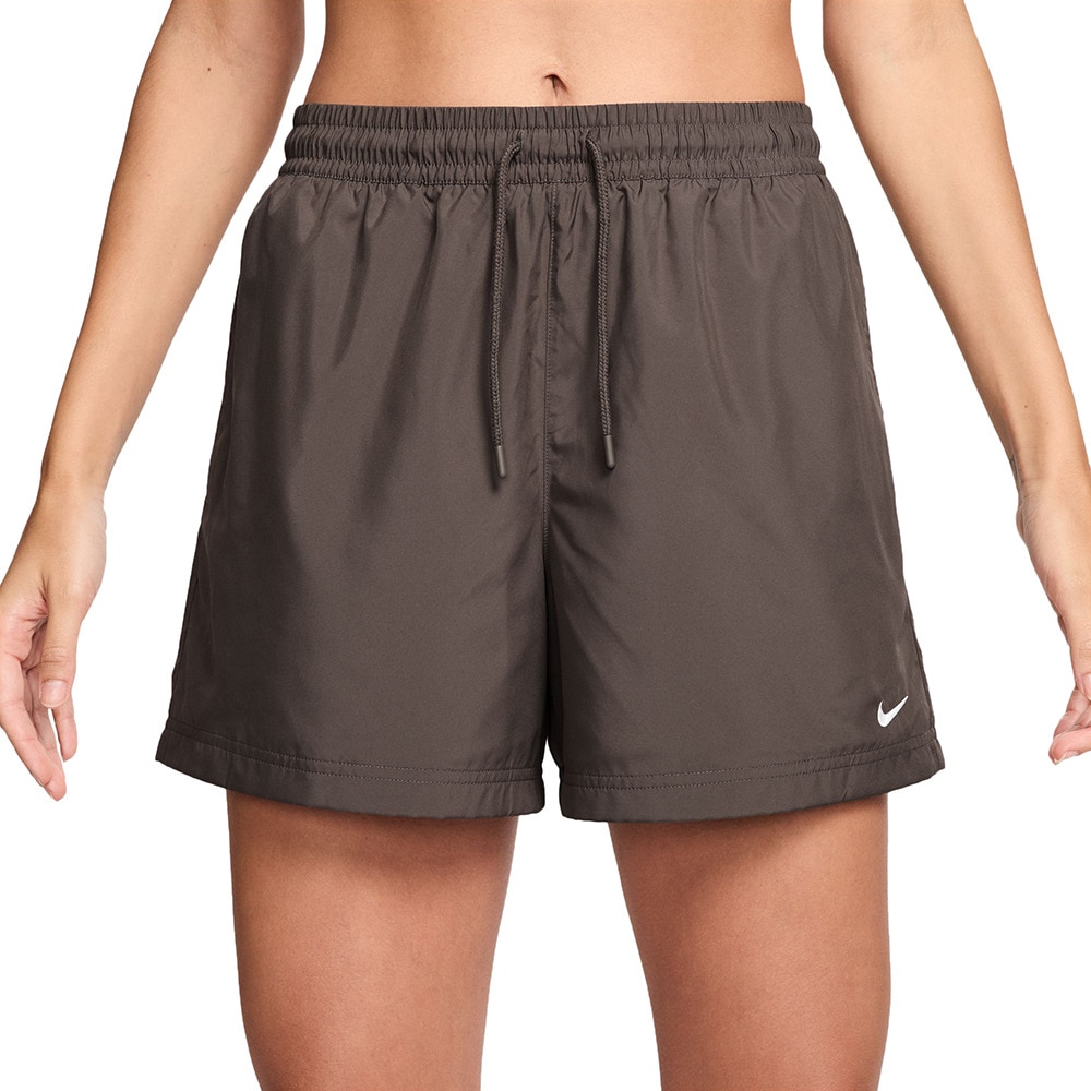 ナイキ（NIKE）（レディース）スポーツウェア クラシック ウーブン ミッドライズ ショートパンツ FV7558-004