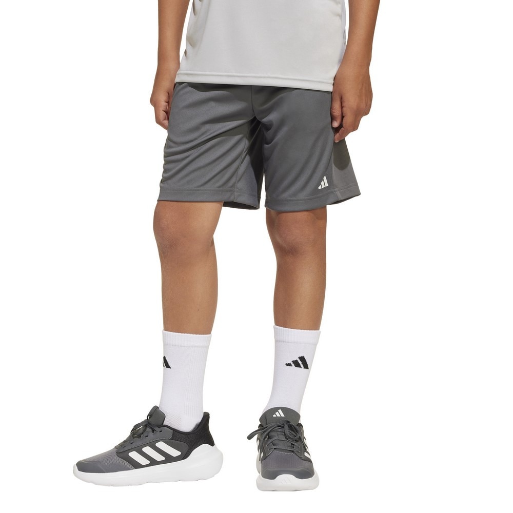 アディダス（adidas）（キッズ）ジュニア トレイン エッセンシャルズ ロゴ レギュラーフィット ショーツ JTH39-JC7676