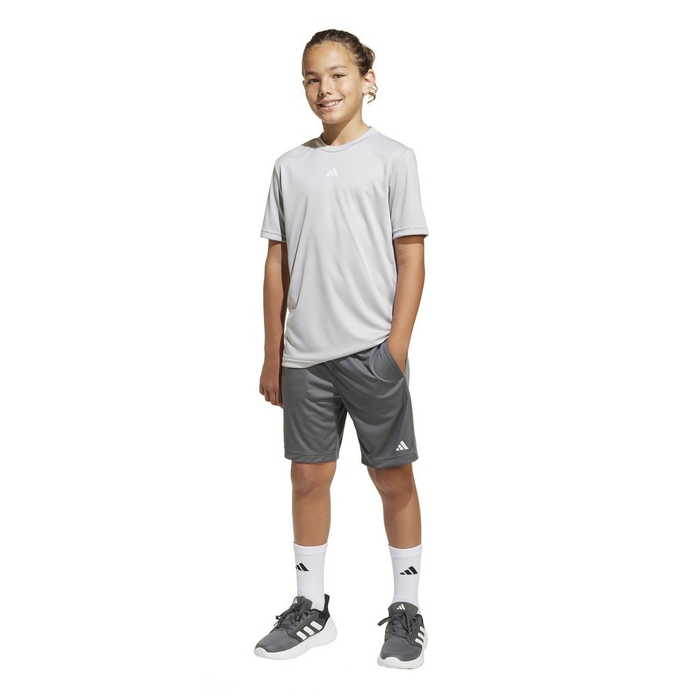 アディダス（adidas）（キッズ）ジュニア トレイン エッセンシャルズ ロゴ レギュラーフィット ショーツ JTH39-JC7676