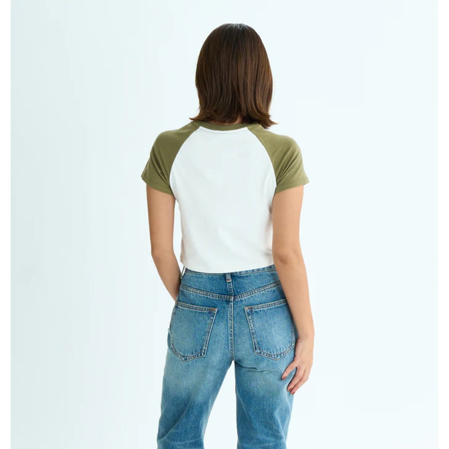ロキシー（ROXY）（レディース）半袖Tシャツ チビT 丈短め ラグラン SUN OVER 25SURST252041KHA