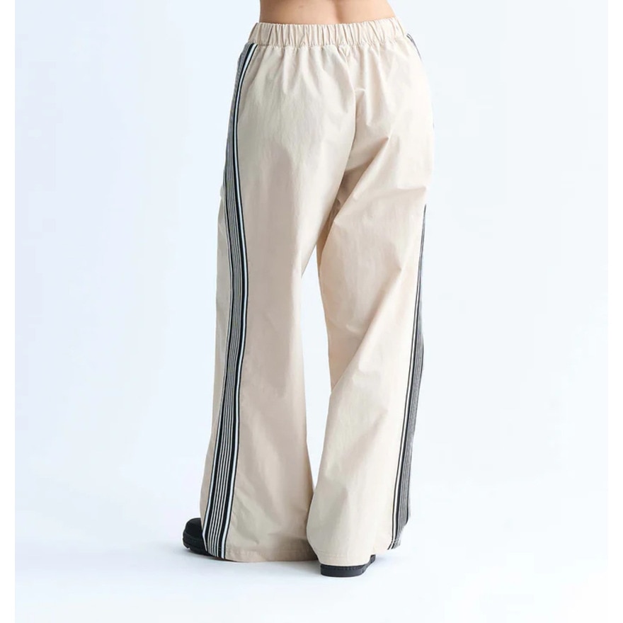 ロキシー（ROXY）（レディース）LIFE STRIPE トラックパンツ ワイドシルエット 24FWRPT244008NAT