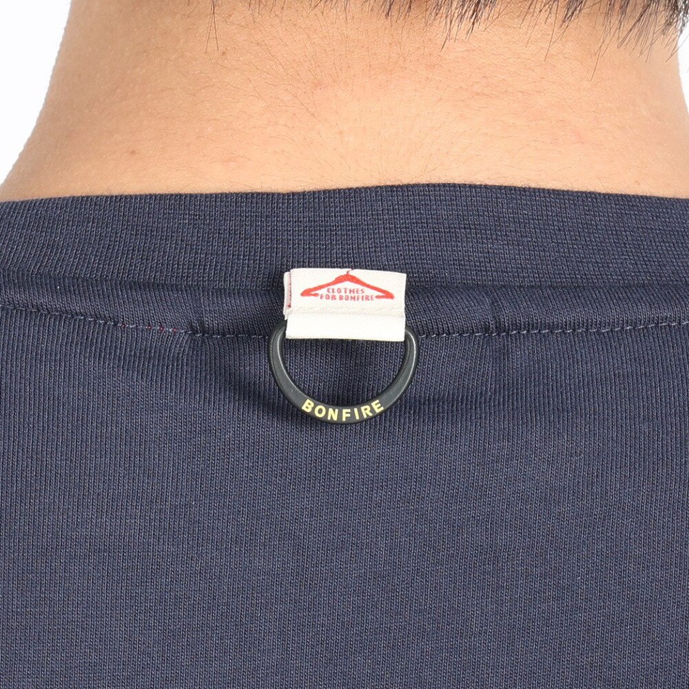 ボンファイア（Bonfire）（メンズ）Embroidery ポケット付き 半袖Tシャツ 50BNF3SCD2264 NVY ネイビー