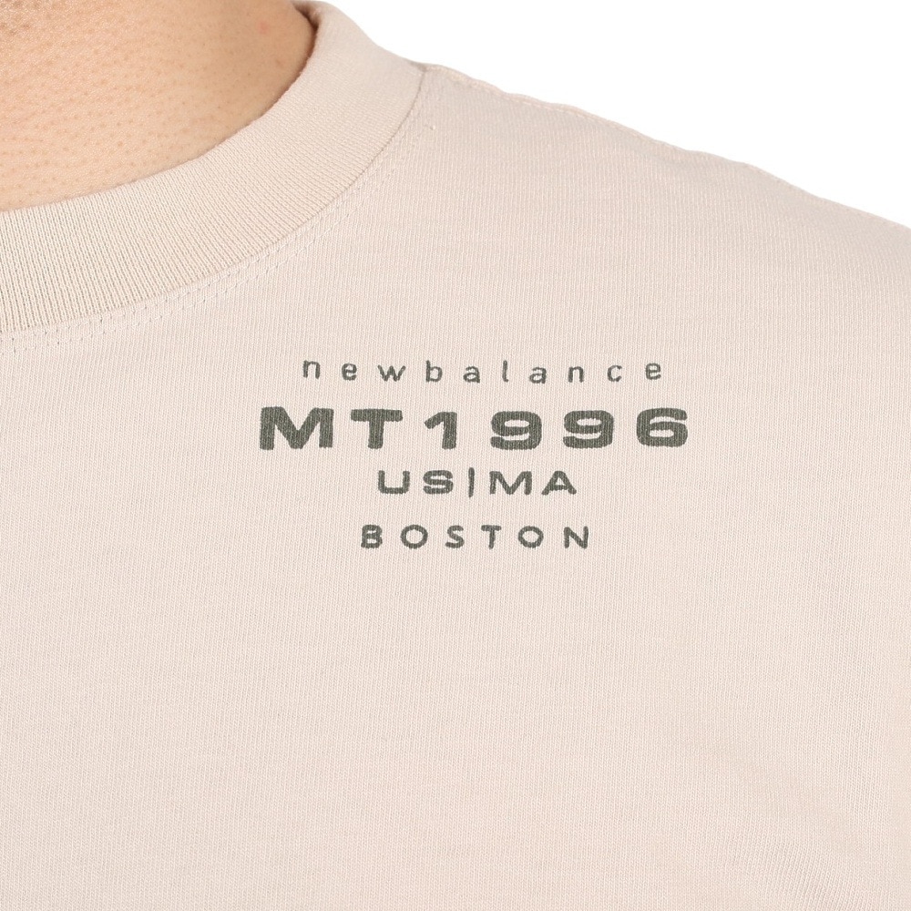 ニューバランス（new balance）（メンズ）半袖Tシャツ MT1996 バックグラフィックTシャツ AMT35018-TWF ベージュ