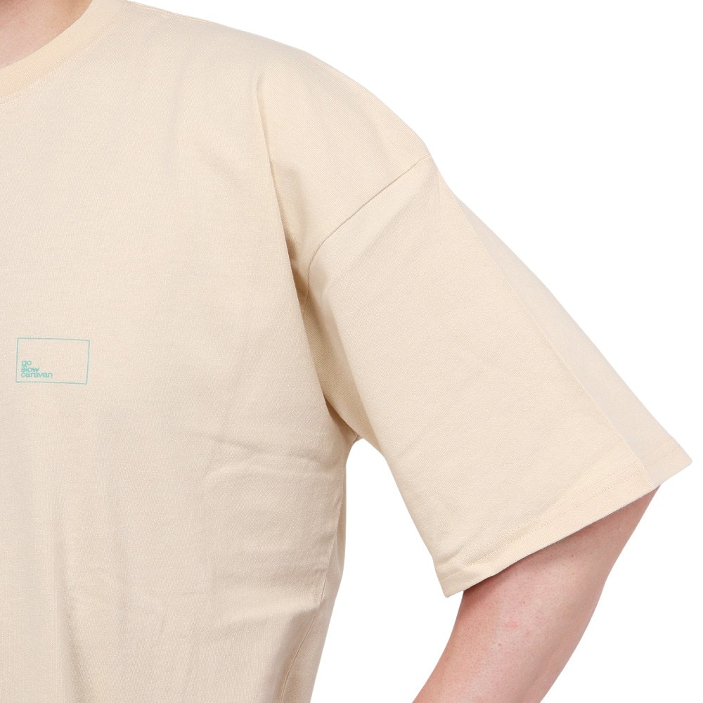 ゴースローキャラバン（GOSLOWCARAVAN）（メンズ、レディース）USA/C スクエアLOGOバックプリントゆったりTシャツ 321913A NTL