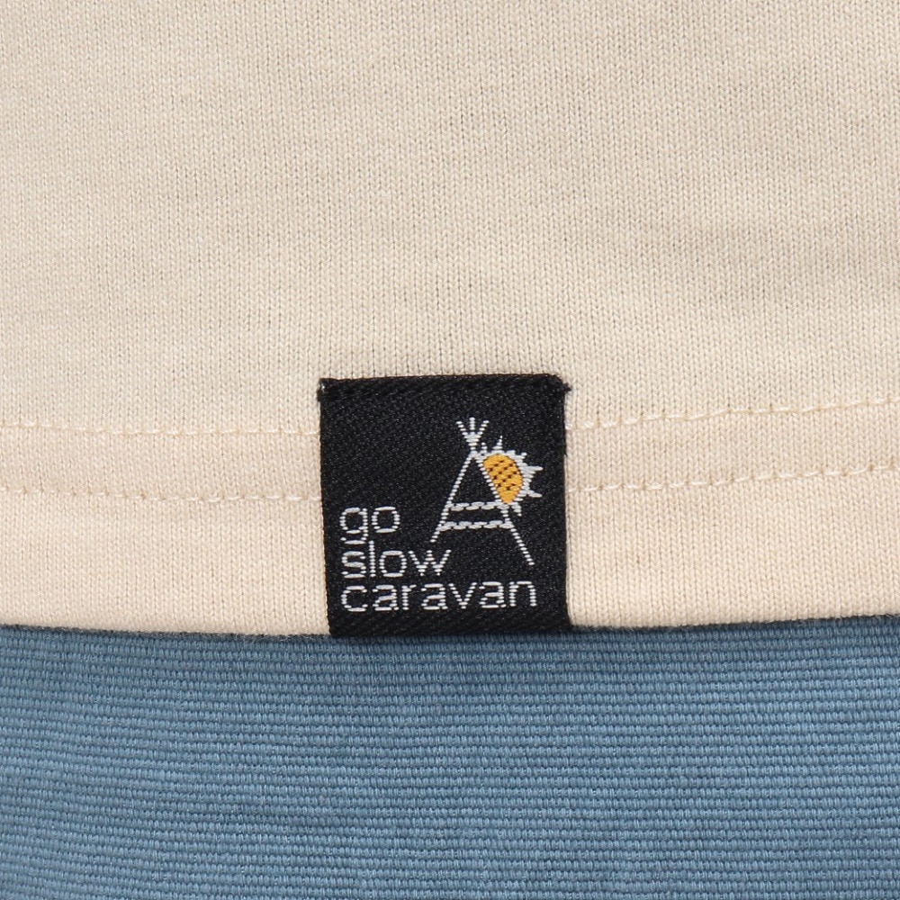 ゴースローキャラバン（GOSLOWCARAVAN）（メンズ、レディース）USA/C スクエアLOGOバックプリントゆったりTシャツ 321913A NTL