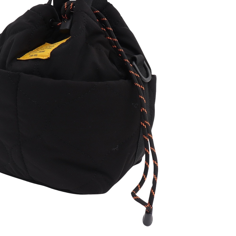 キウ（Kiu）（メンズ、レディース）パデッドポケットフルミニショルダーバッグ K384-900