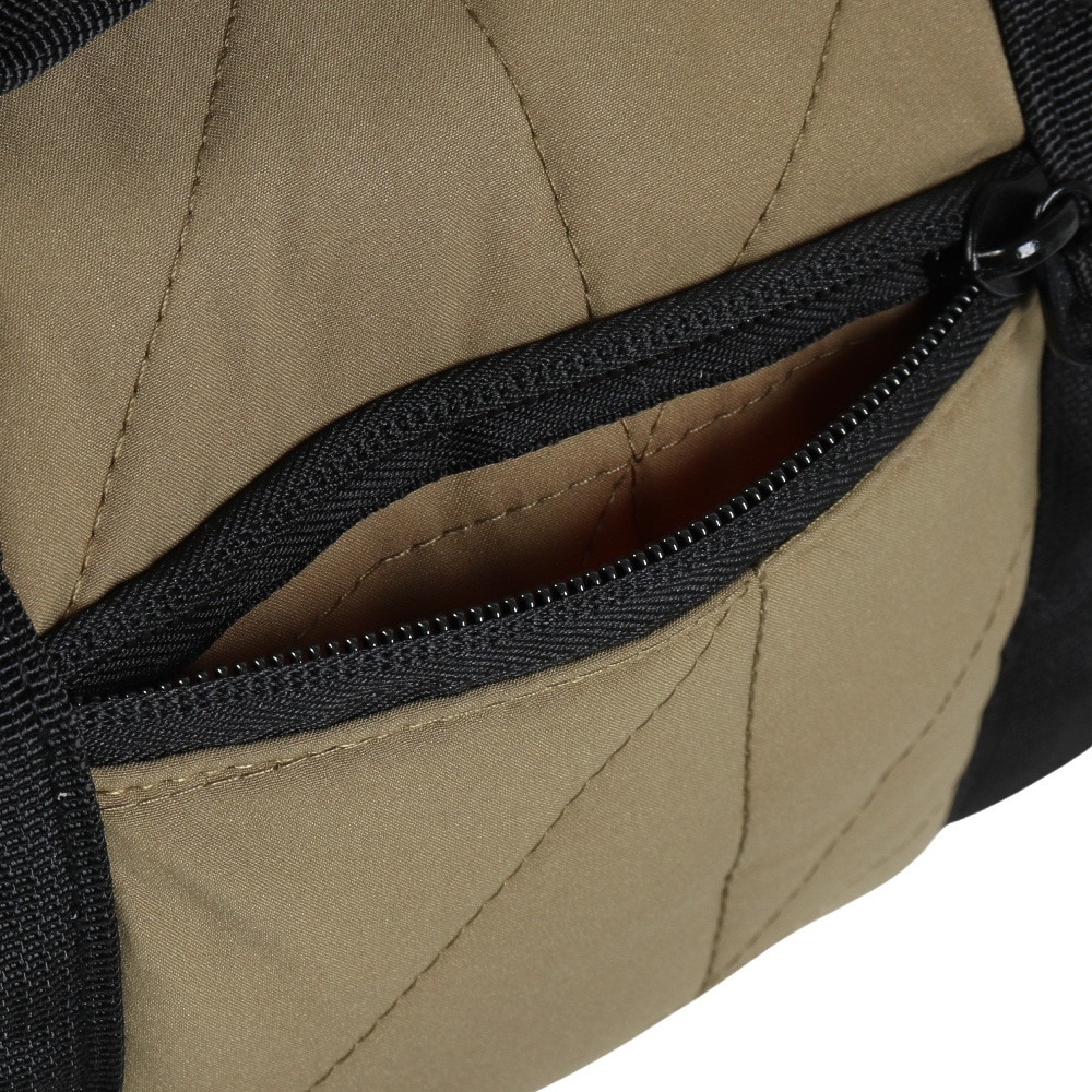 キウ（Kiu）（メンズ、レディース）スクエアパデッドミニボストンバッグ K476-906