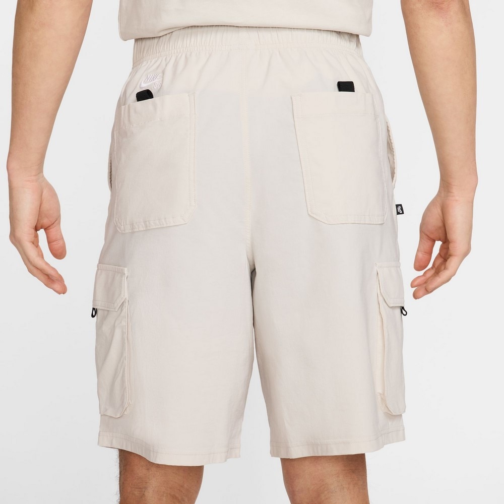 ナイキ（NIKE）（メンズ、レディース）SB ドライフィット カーニー カーゴ スケートボードショートパンツ HJ2909-072