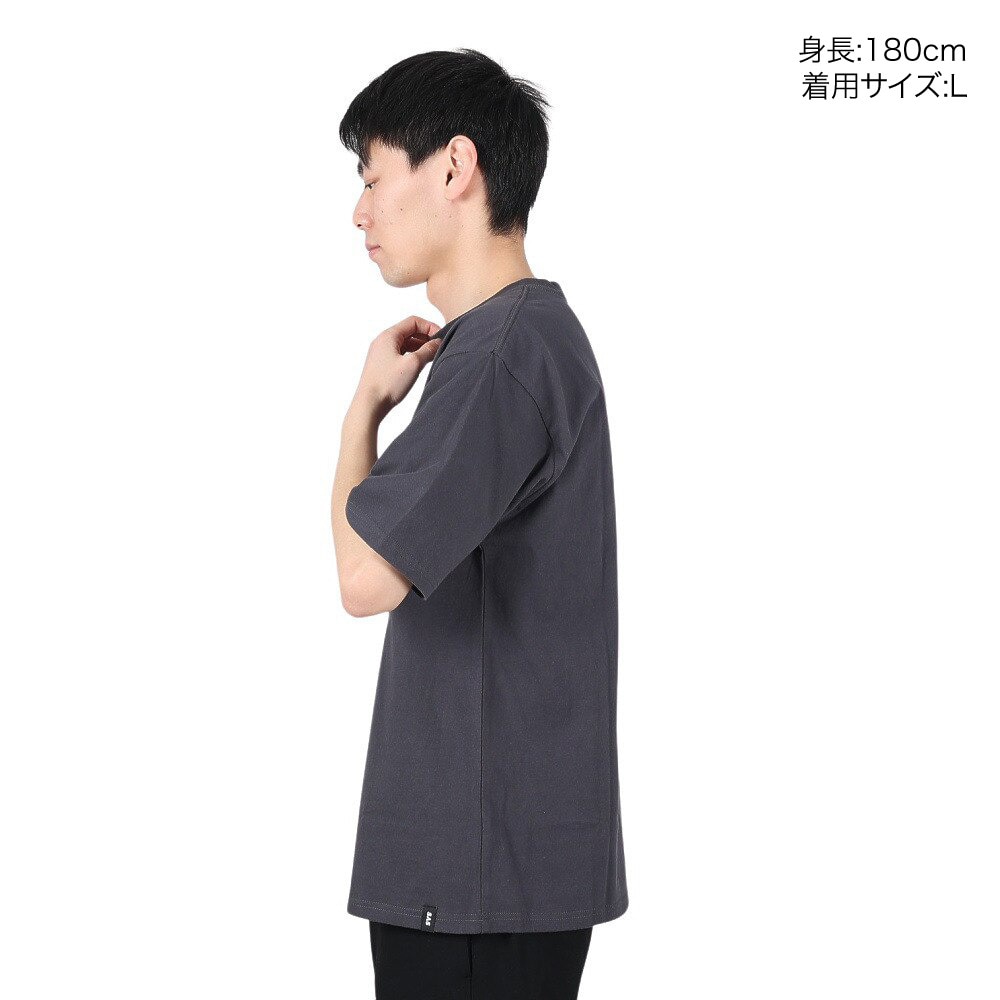 エスエーエス（S.A.S）（メンズ）半袖Tシャツ メンズ カレッジロゴ SAS2247202-17:CHARCOAL