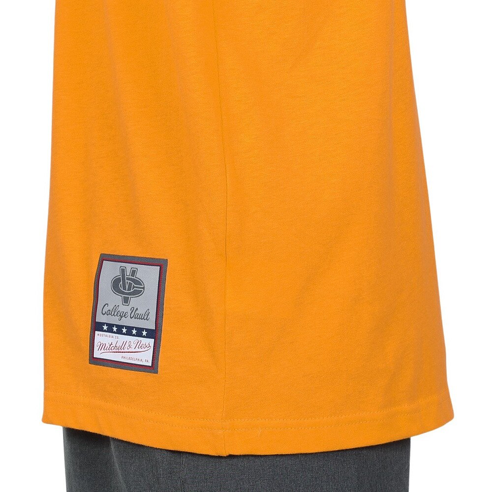 ミッチェルアンドネス（Mitchell&Ness）（メンズ）tシャツ 半袖 イエロー 黄 NCAA ARCH LOGO TEE MICHIG BMTRTP21133-UMIGOLD
