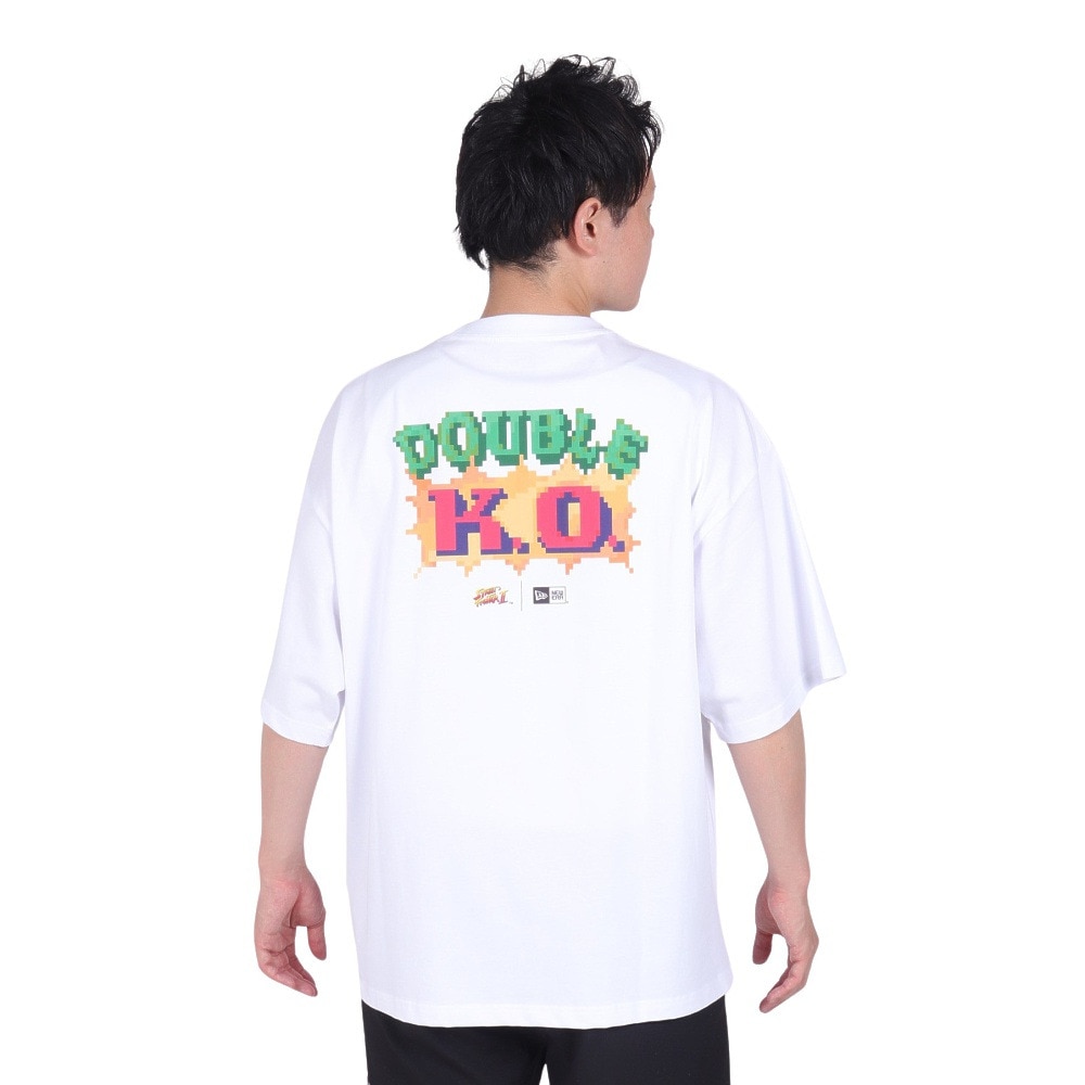 ニューエラ（NEW ERA）（メンズ、レディース）半袖 オーバーサイズド コットン Tシャツ ストリートファイター2 DOUBLE K.O. ホワイト 14124663