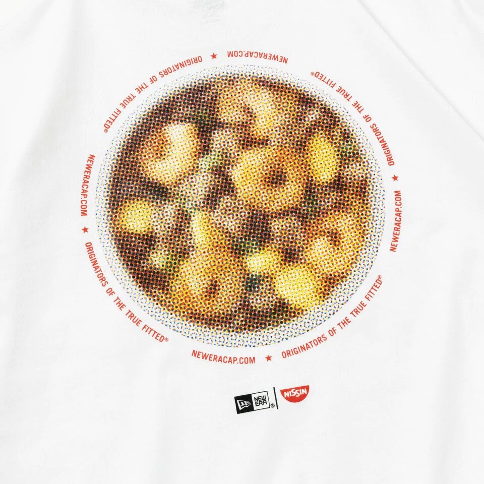 ニューエラ（NEW ERA）（メンズ、レディース）半袖 オーバーサイズド コットン ポケット Tシャツ カップヌードル レギュラ味 14124668