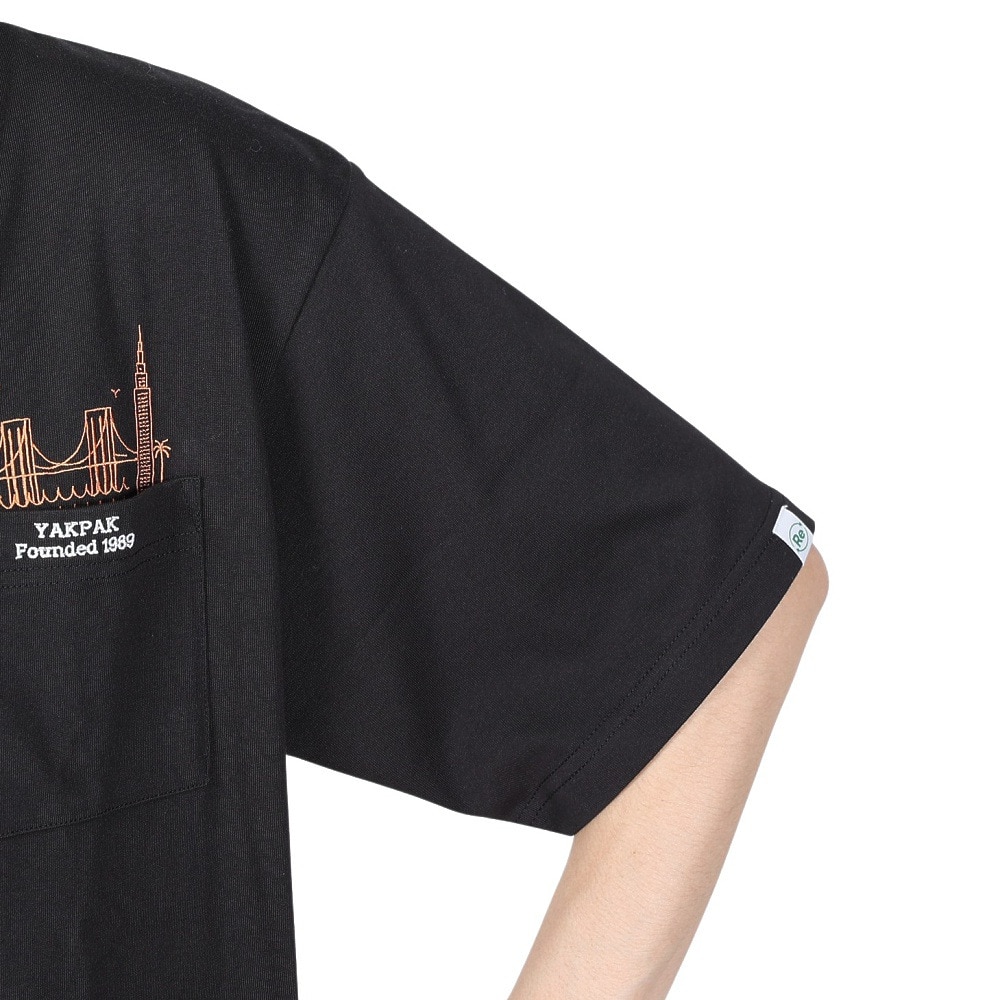 ヤックパック（YAK PAK）（メンズ、レディース）ブルックリン デザイン ポケット付き 半袖Tシャツ 4510002-01 BLK