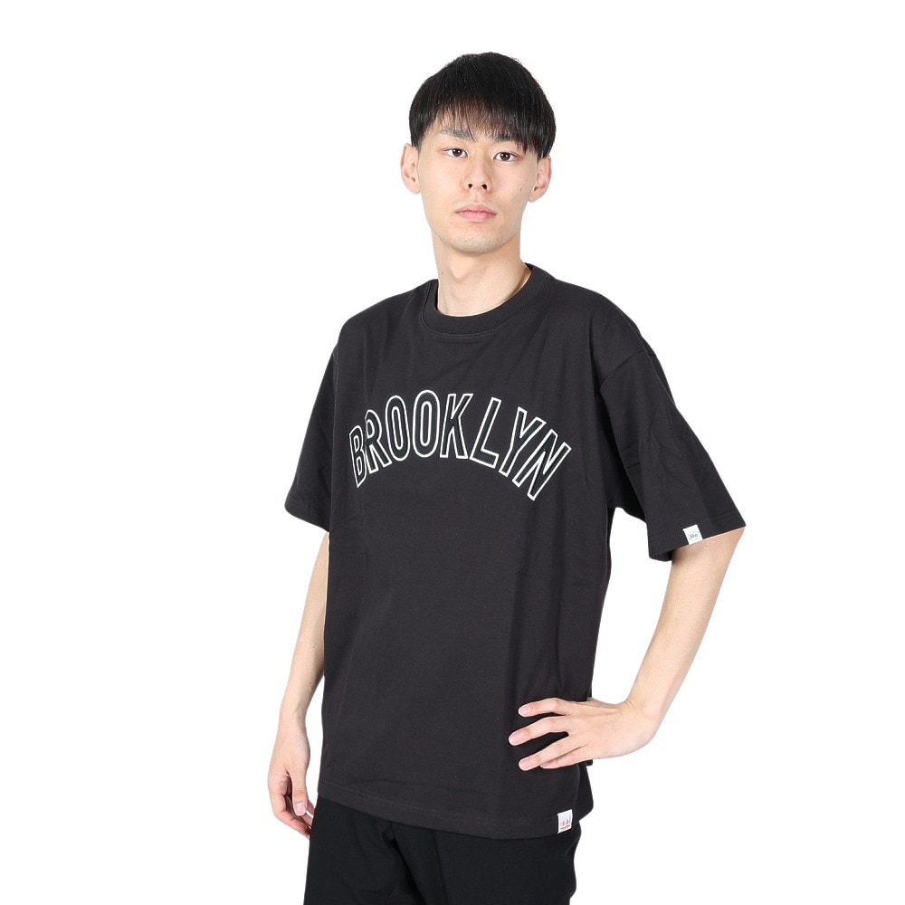 ヤックパック（YAK PAK）（メンズ、レディース）ブルックリン ワッペン 半袖Tシャツ 4510004-01 BLK