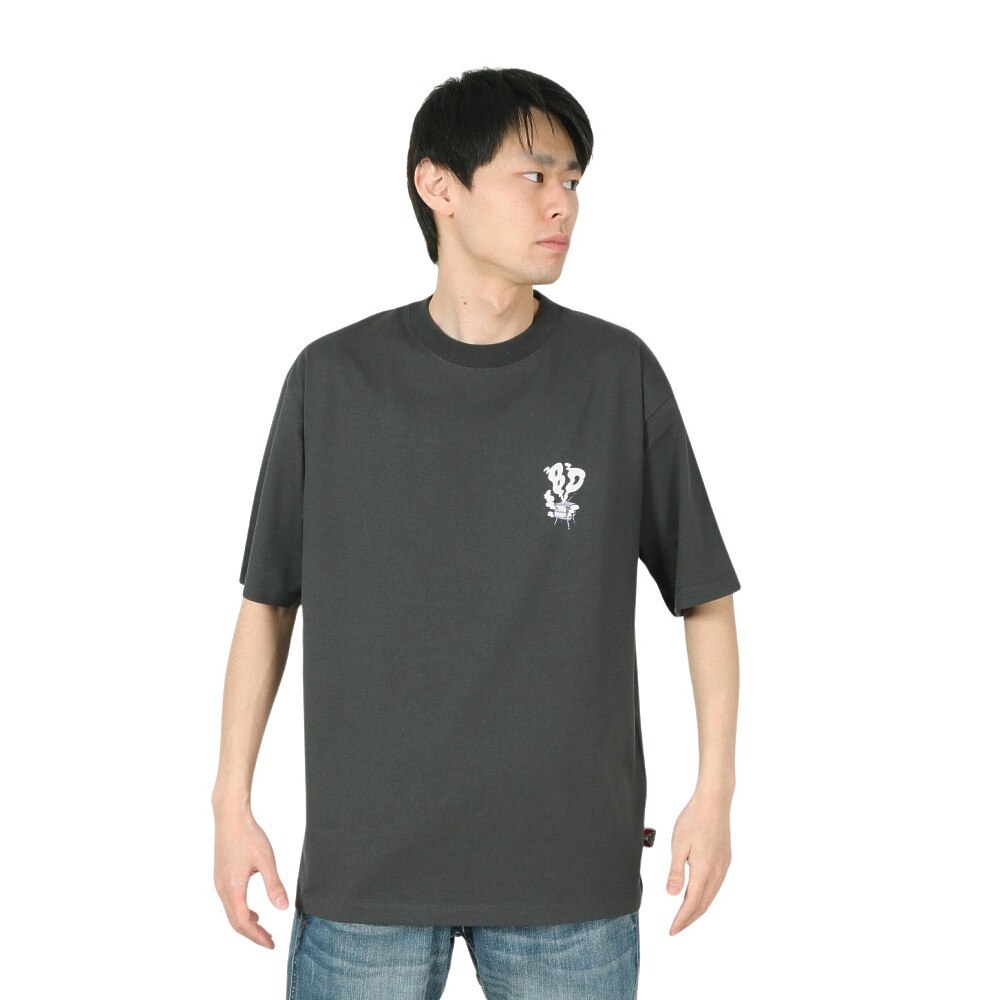 ベンデイビス（BEN DAVIS）（メンズ）スモーキングテレビ 半袖Tシャツ 24580024-CHA