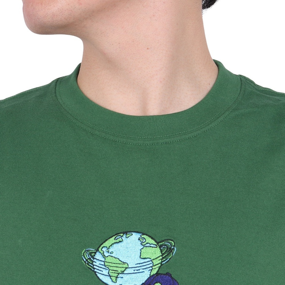 エクストララージ（XLARGE）（メンズ）AROUND THE WORLD ロゴ ショートスリーブ Tシャツ 101242011018-GREEN