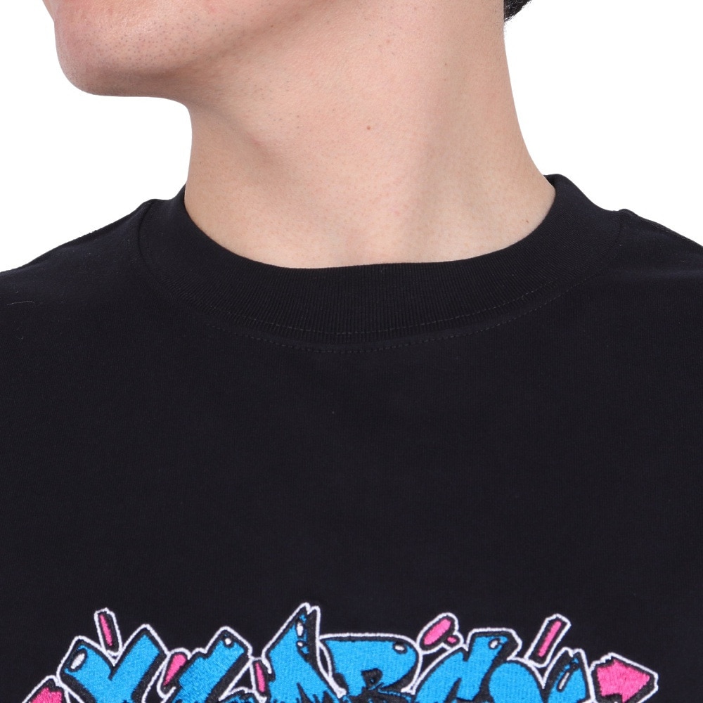 エクストララージ（XLARGE）（メンズ）AEROSOL GAFFITI ショートスリーブ Tシャツ 101242011032-BLACK