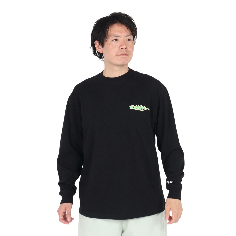 ニューエラ（NEW ERA）（メンズ、レディース）長袖 オーバーサイズド コットン Tシャツ Graffiti 14324708