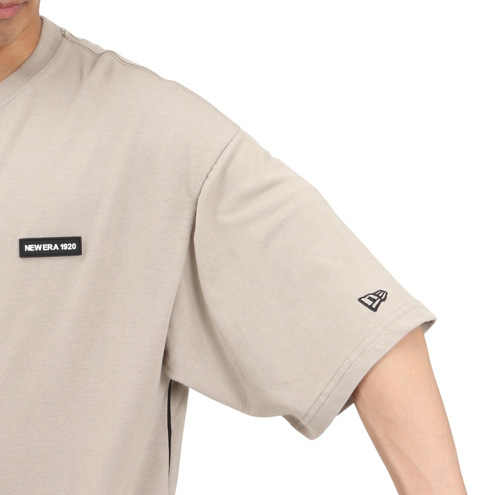 ニューエラ（NEW ERA）（メンズ、レディース）半袖 オーバーサイズド コットン Tシャツ Zoom Up Logo 14410047