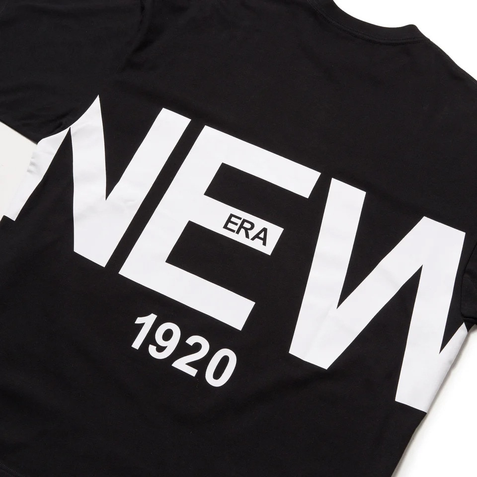 ニューエラ（NEW ERA）（メンズ、レディース）半袖 オーバーサイズド コットン Tシャツ Zoom Up Logo 14410048