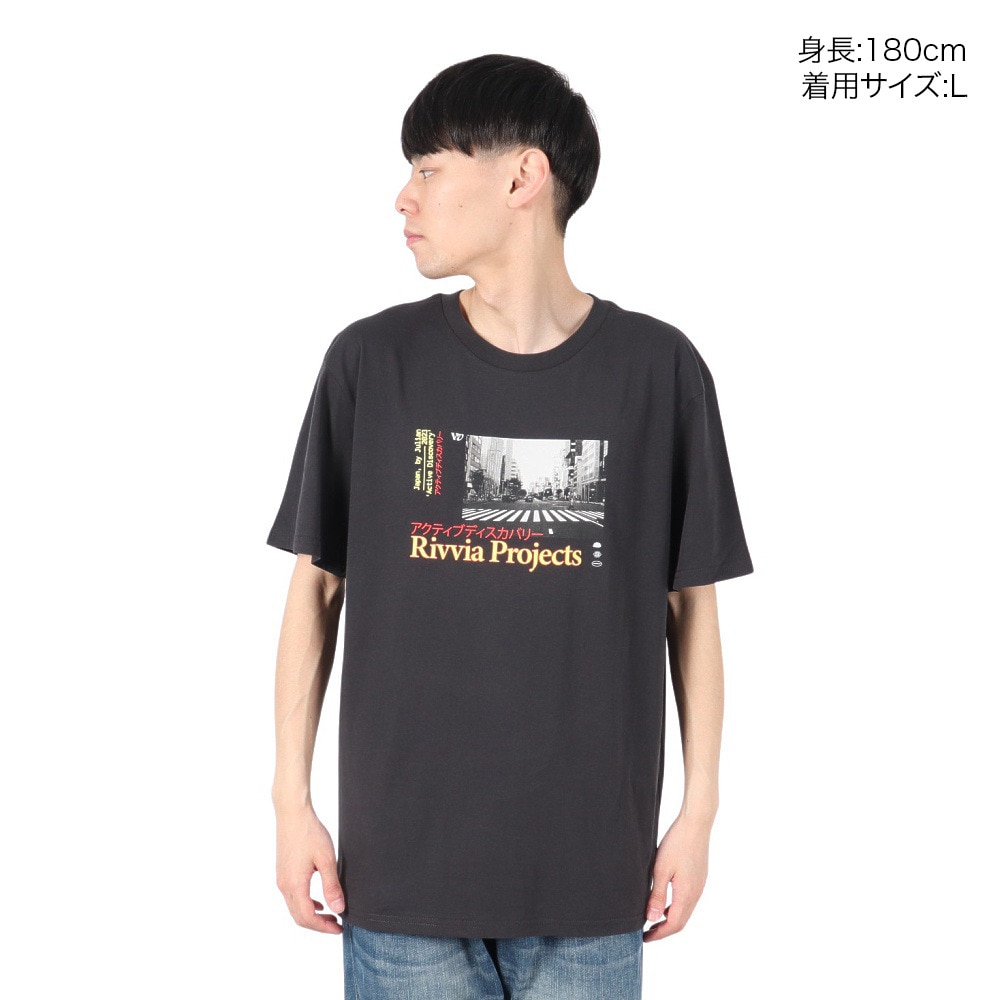 リヴィアプロジェクツ（Rivvia Projectu）（メンズ）GLOBAL TOUR 半袖Tシャツ RTE-25124-BLK
