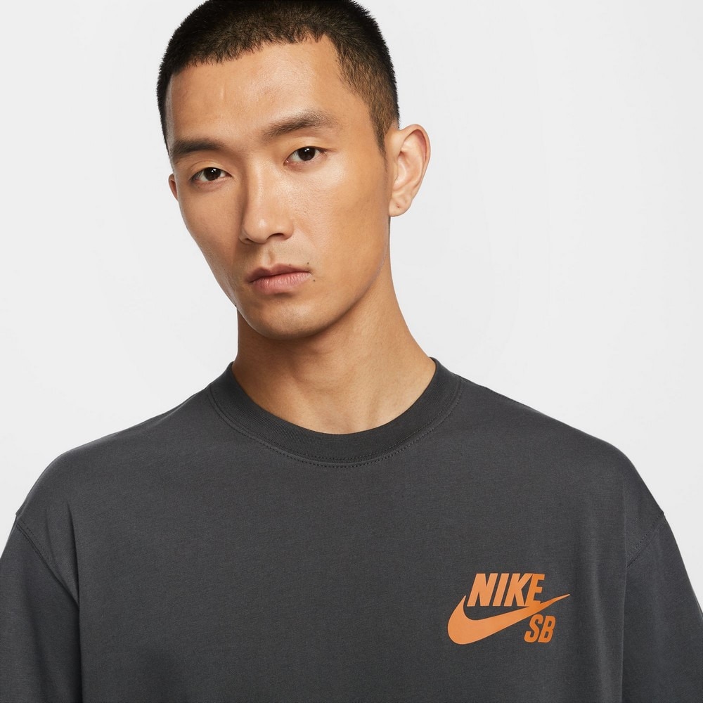 ナイキ（NIKE）（メンズ）SB ロゴ 半袖Tシャツ DC7818-070