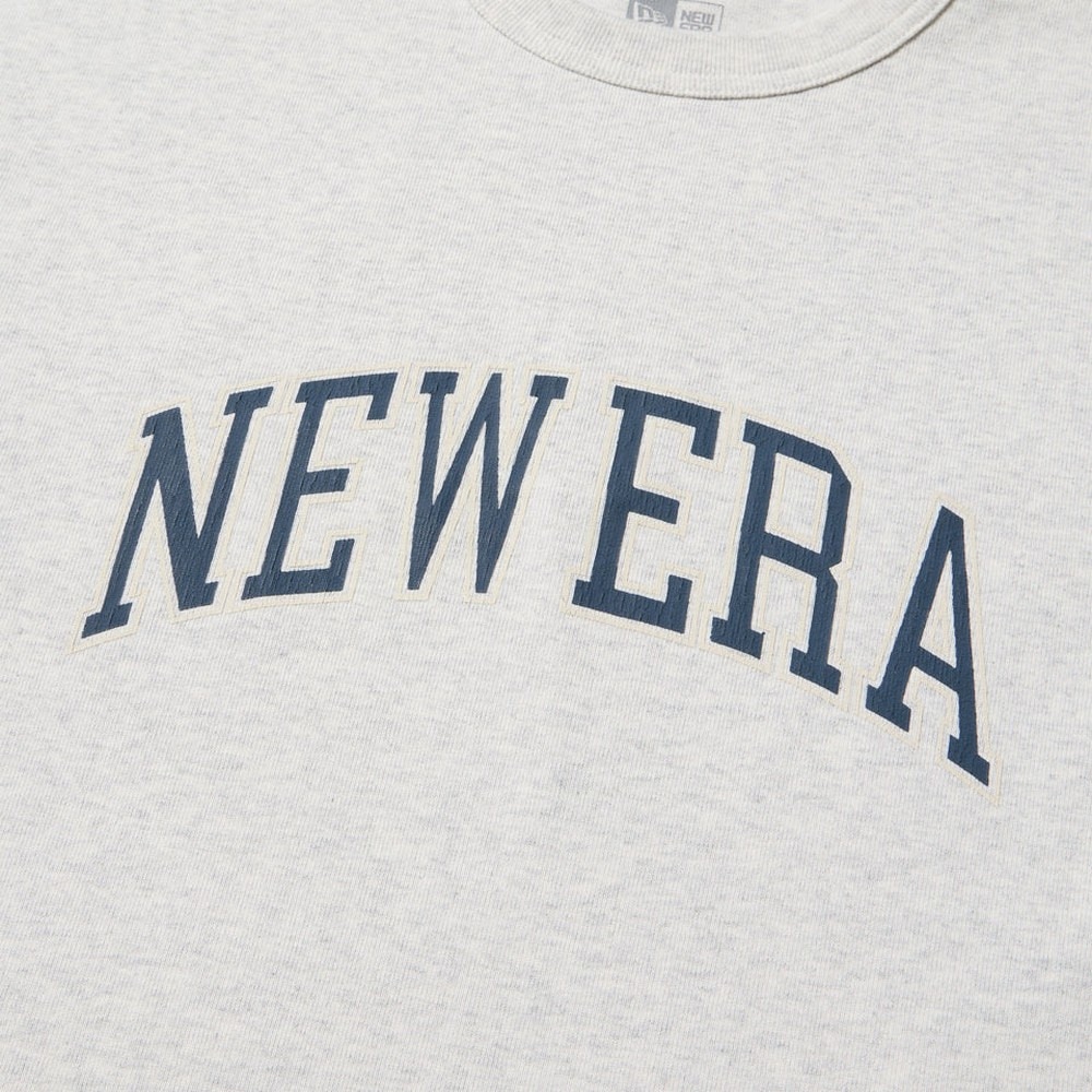 ニューエラ（NEW ERA）（メンズ、レディース）長袖 オーバーサイズド ヘビーウェイト コットン Tシャツ College Logo 14682687