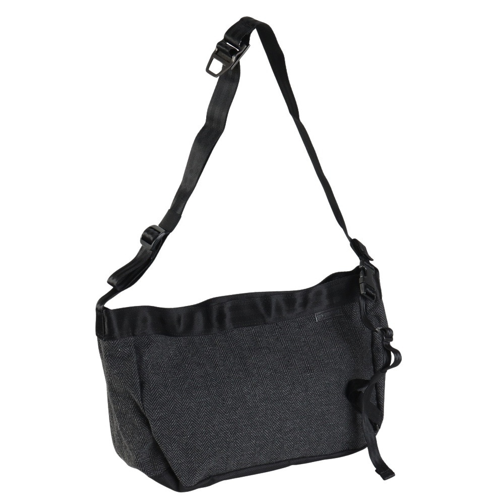 クロム（CHROME）（メンズ、レディース）NEWSPAPER メッセンジャーバッグ SM JP198 BLACK HERRINBONE
