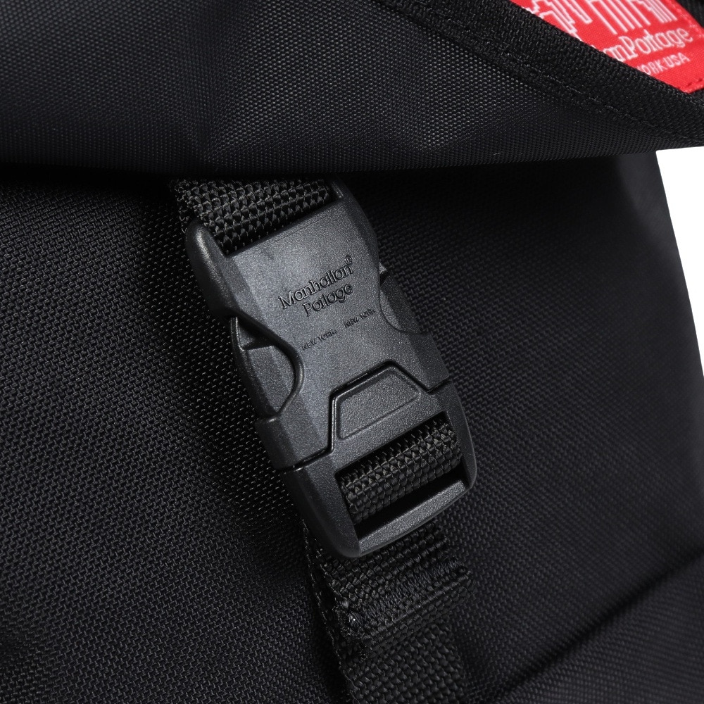 マンハッタンポーテージ（ManhattanPortage）（メンズ、レディース、キッズ）ナイロン メッセンジャーバッグ フラップ ジッパー ポケモン ピカチュウ MP1603FZPPIKACHU