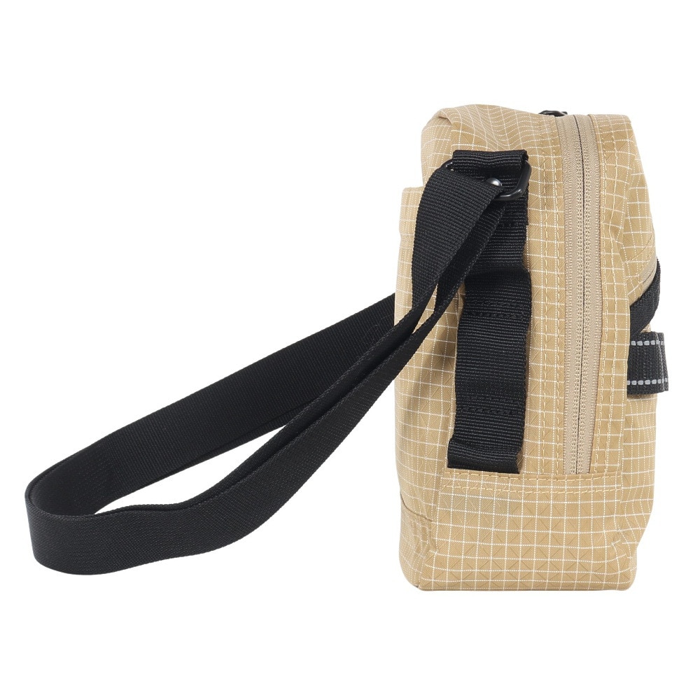 エクストララージ（XLARGE）（メンズ、レディース）リップストップ スクエア ショルダーバッグ 101251053001-BEIGE