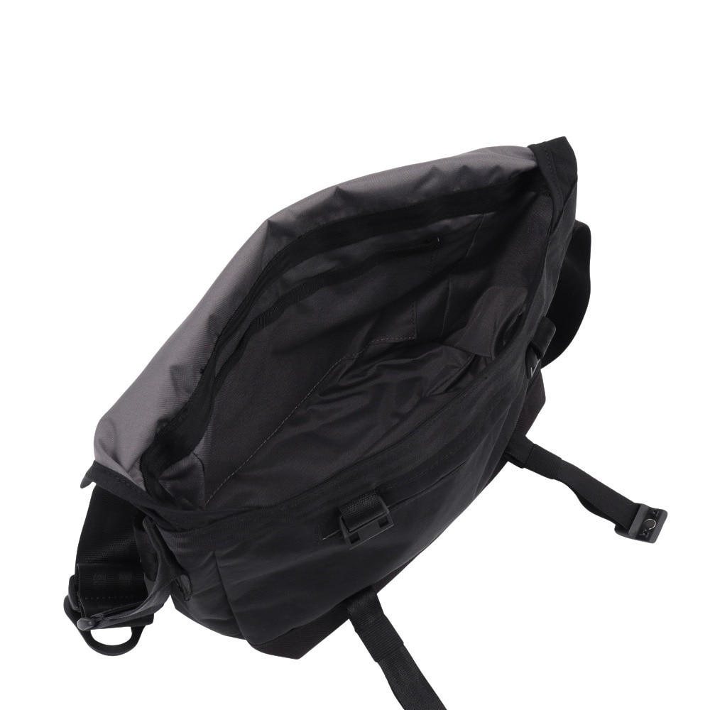 クロム（CHROME）（メンズ、レディース）クーリエ フラップ メッセンジャー ショルダーバッグ 6L JP242BKCK