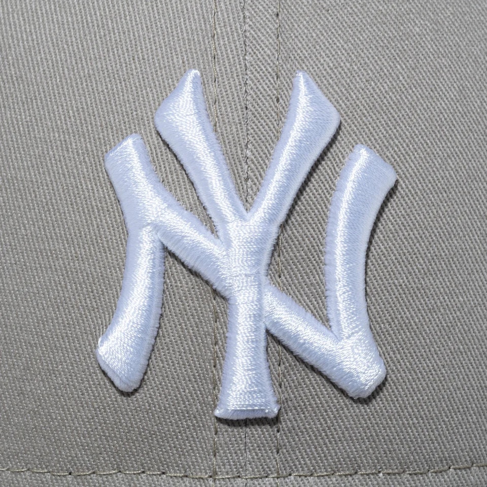 ニューエラ（NEW ERA）（メンズ、レディース）キャップ 9FORTY ニューヨーク・ヤンキース ペブル×ホワイト 56.8-60.6cm 14525010 マジックテープ