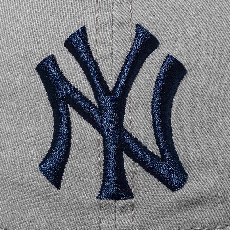 ニューエラ（NEW ERA）（メンズ、レディース）帽子 キャップ 9TWENTY ニューヨーク・ヤンキース ウォッシュドコットン ペブル×ネイビー Mサイズ 14525110