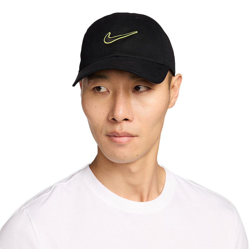 スーパースポーツゼビオオンラインストアで買える「NIKE キャップ クラブ クラブ アンストラクチャード スウッシュ 黒 S-Lサイズ FB5369-013 スポーツキャップ S 90 アウトドア」の画像です。価格は3,410円になります。