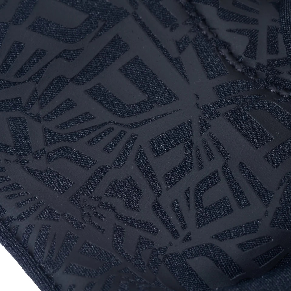 ニューエラ（NEW ERA）（メンズ、レディース）手袋 フリース ウォーマーグローブ 五本指タイプ 防寒 13772528 黒 M-LLサイズ スマホ対応