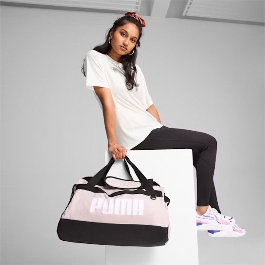 プーマ（PUMA）（メンズ、レディース）チャレンジャー ダッフルバッグ S 35L ピンク EC07953010 ボストンバッグ スポーツバッグ トレーニングバッグ 