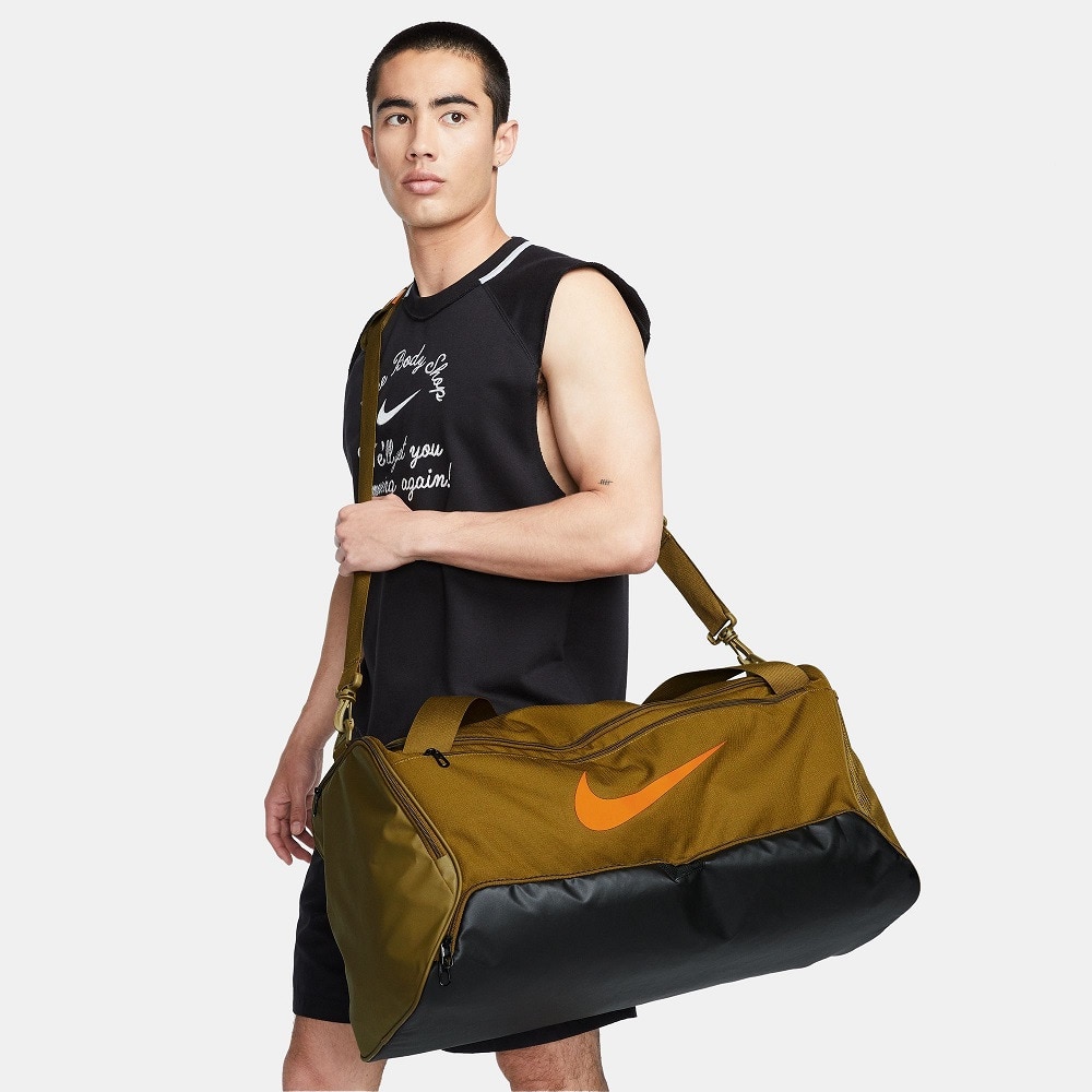 ナイキ（NIKE）（メンズ、レディース）ブラジリア ダッフル M 9.5 60L オリーブブラック ボストンバッグ ダッフルバッグ DH7710-368