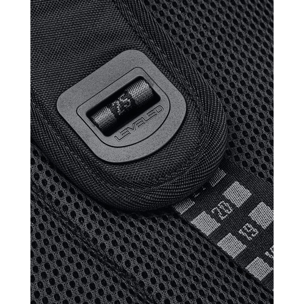 アンダーアーマー（UNDER ARMOUR）（メンズ、レディース）リュック ハッスル プロ バックパック (ブラック×メタリックシルバー)1367060 001 撥水