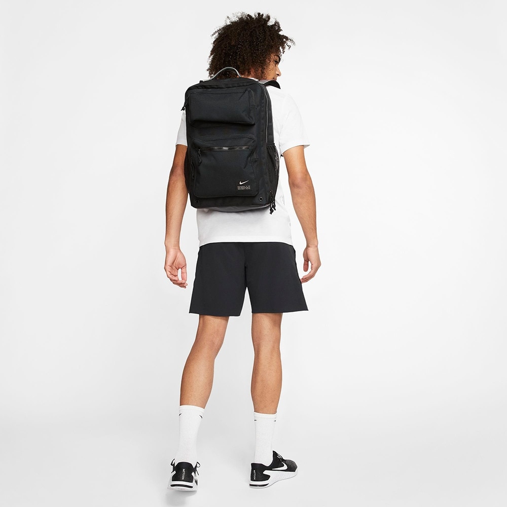 ナイキ（NIKE）（メンズ、レディース）リュック ユーティリティ スピード バックパック 27L 黒 CK2668-010