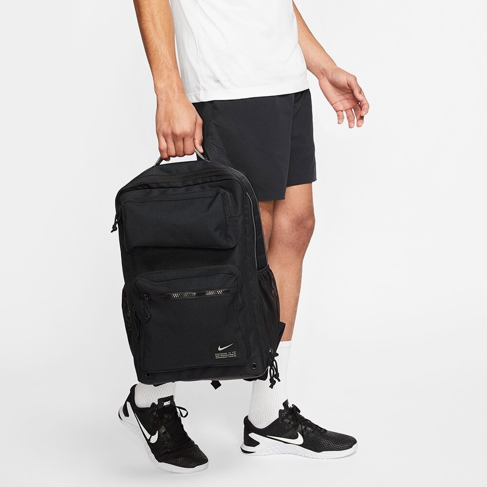 NIKE ユーティリティ スピード トレーニングバックパック(27L)