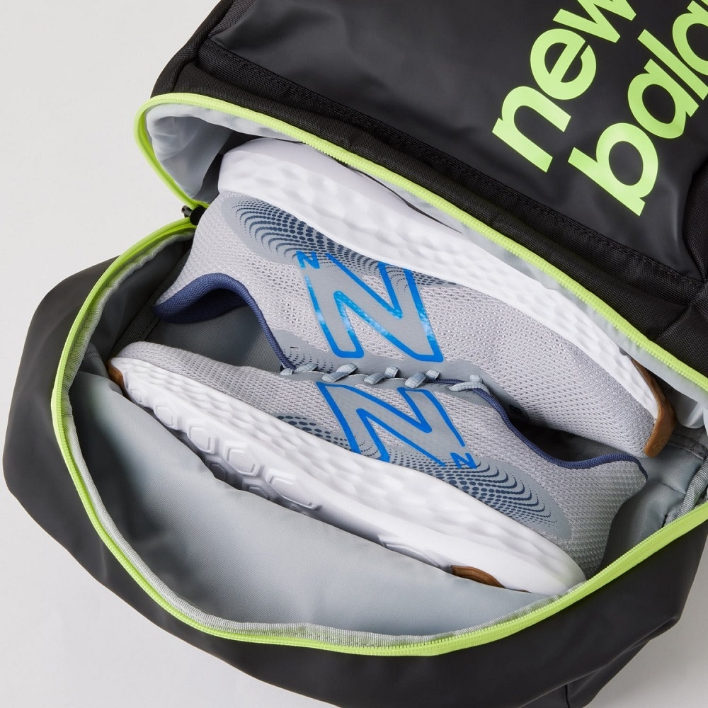 ニューバランス（new balance）（メンズ、レディース）トップローディングバックパック V2 ベーシック40L LAB35613BHL リュック 撥水