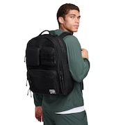 (メンズ、レディース)ユーティリティ パワー バックパック 33L FN4120-010