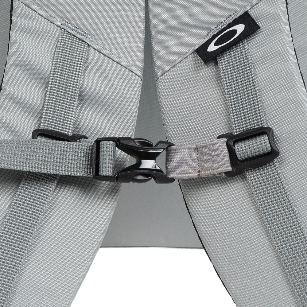 オークリー（OAKLEY）（メンズ、レディース）Essential Light Daypack M 8.0 FW バックパック FOS901827-22Y 23L 撥水 軽量 グレー