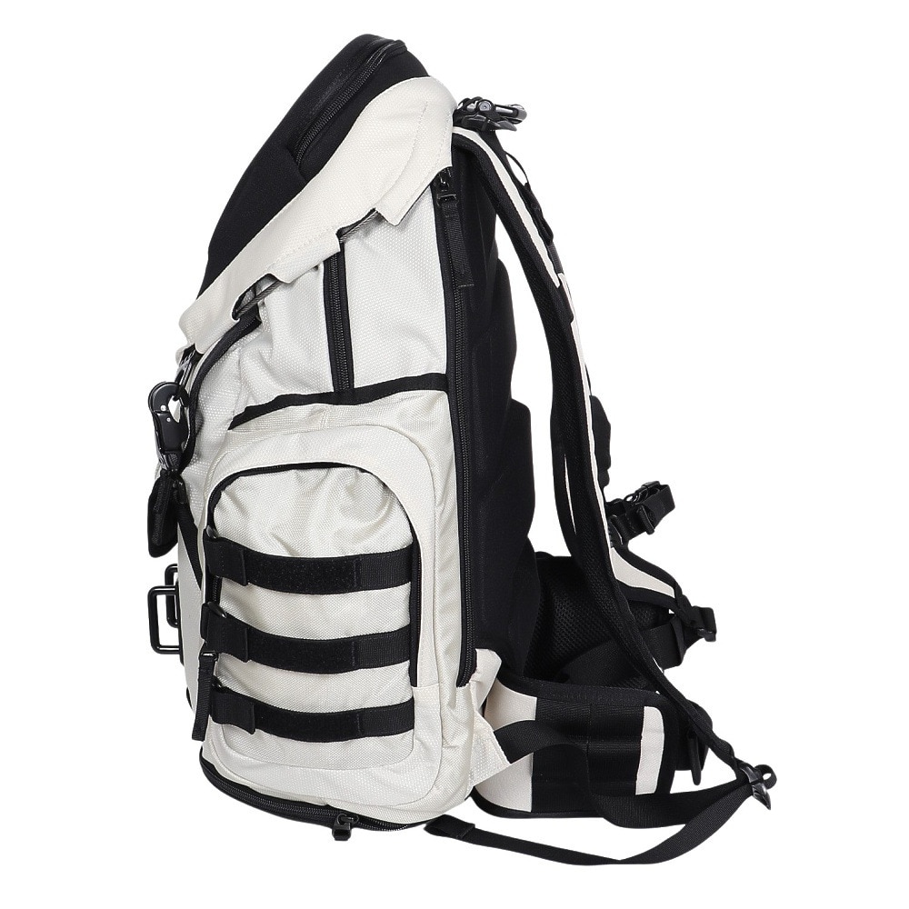 オークリー（OAKLEY）（メンズ、レディース）ディパック KITCHEN SINK 34L アイボリー 92060A-68S シューズバッグ PC収納 パソコン収納 普段使い カジュアル 