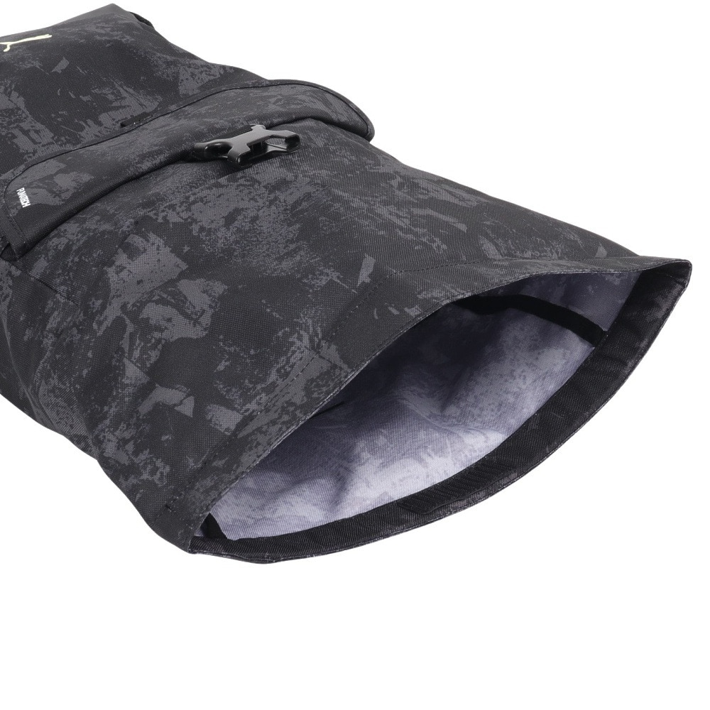プーマ（PUMA）（メンズ、レディース）バック プーマテック AOP ロール トップ バックパック 黒 26L 09196501 ノートパソコン用ポケット ファッション