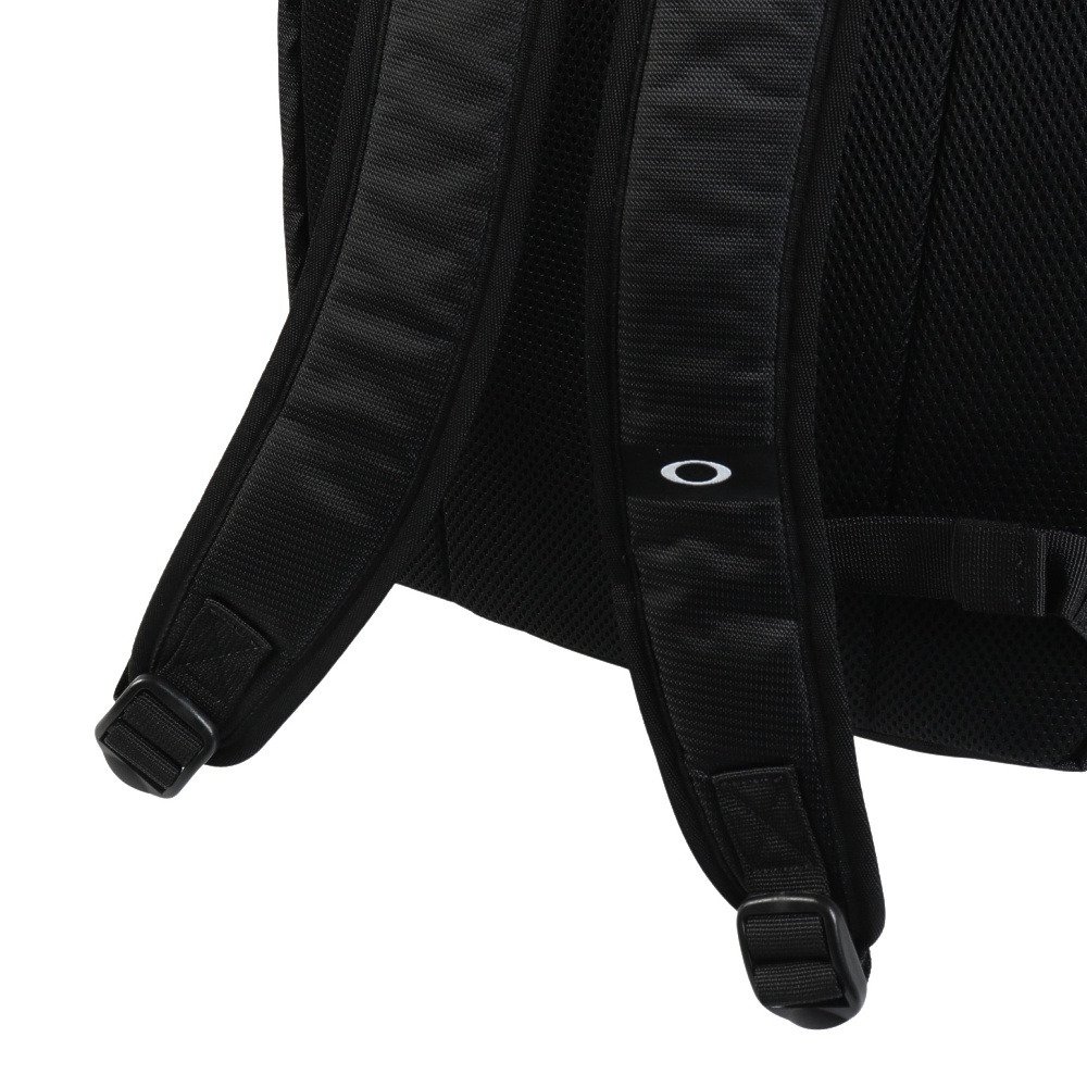 オークリー（OAKLEY）（メンズ、レディース）バックパック Essential