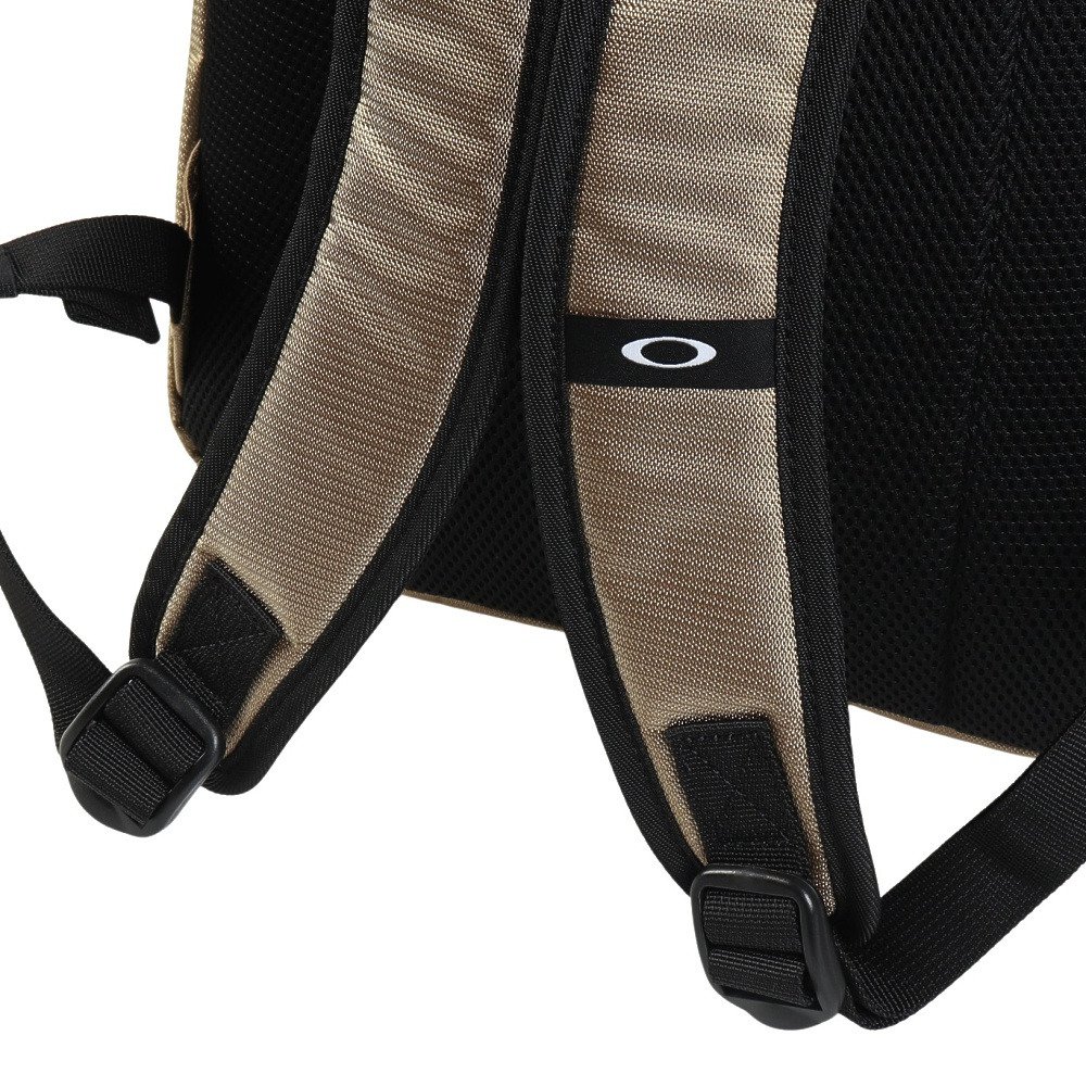 オークリー（OAKLEY）（メンズ、レディース）バックパック Essential