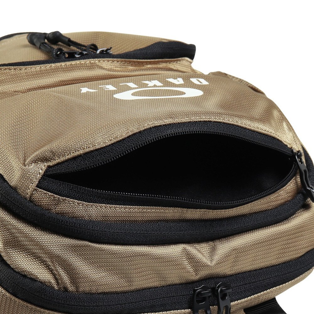 オークリー（OAKLEY）（メンズ、レディース）バックパック Essential