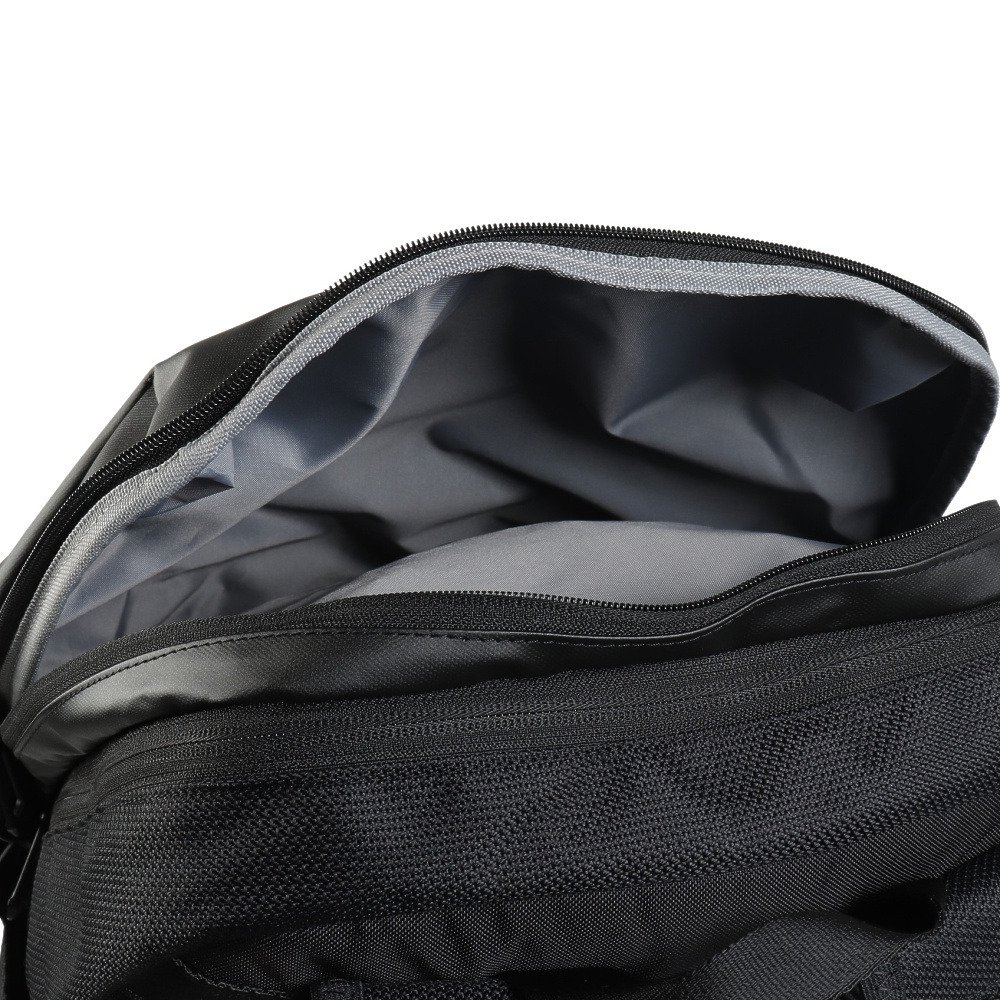 アディダス（adidas）（メンズ、レディース）リュック イーピーエス バックパック 黒 40L HQ270-KU9913 デイバッグ リュックサック 大容量 
