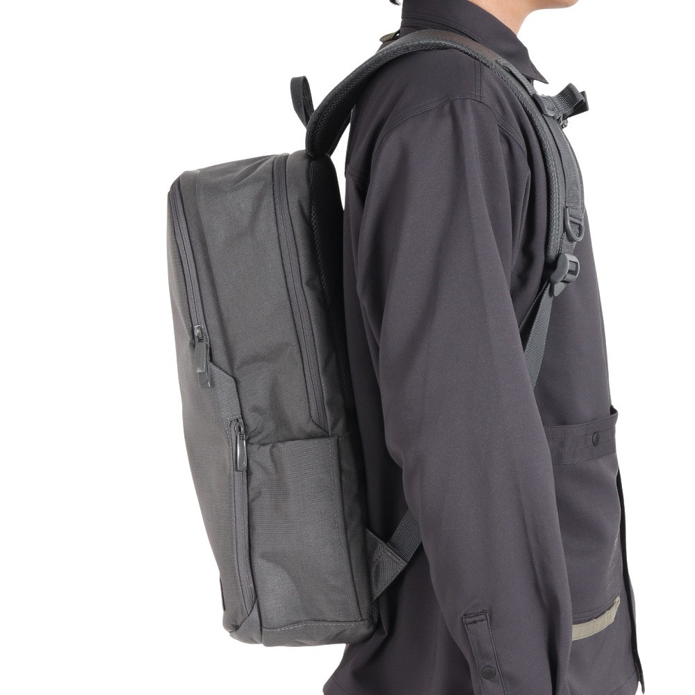 コールマン（Coleman）（メンズ、レディース）アウトビズバックパックスリム 23L  2000039075 GRY リュック